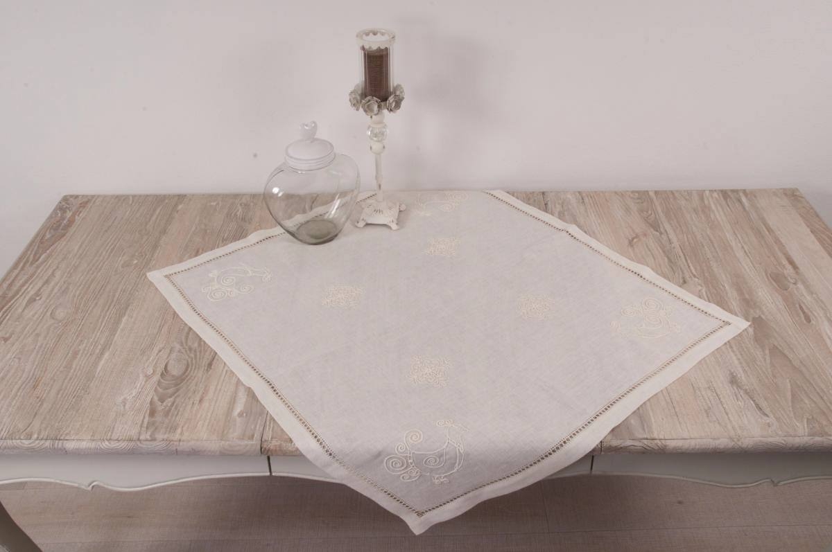 Art-11 centro in lino puro panna con pistoccu e pavoncella panna