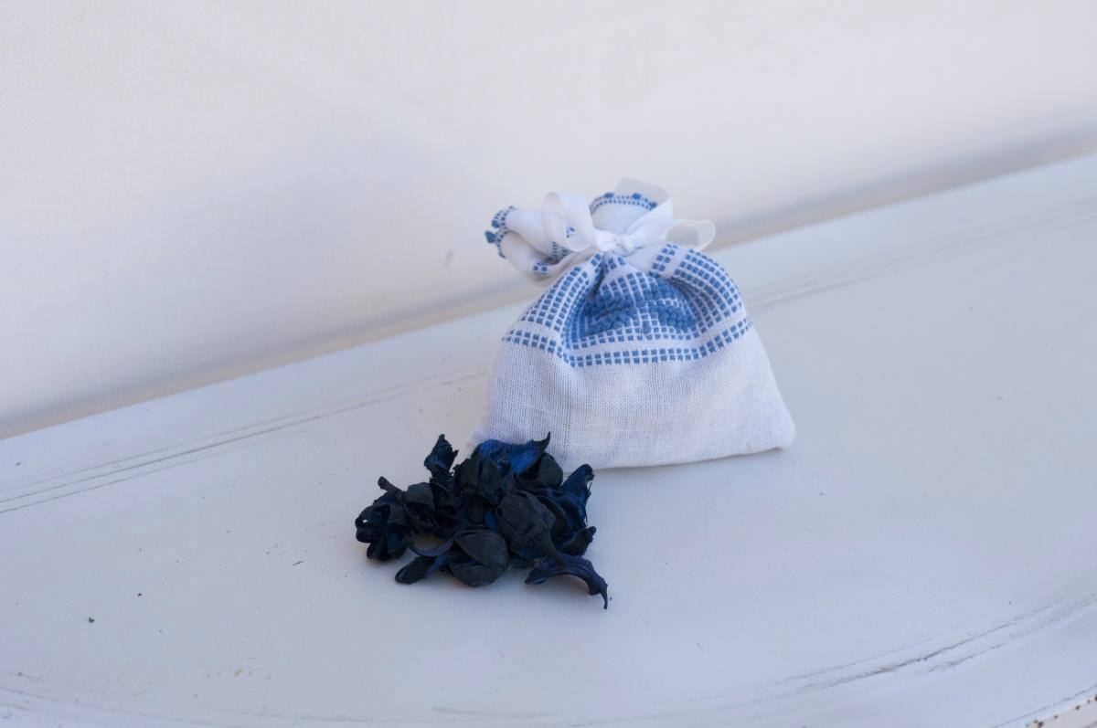 Art-4 sacchetto profuma biancheria in misto lino con farfalla azzurro 13