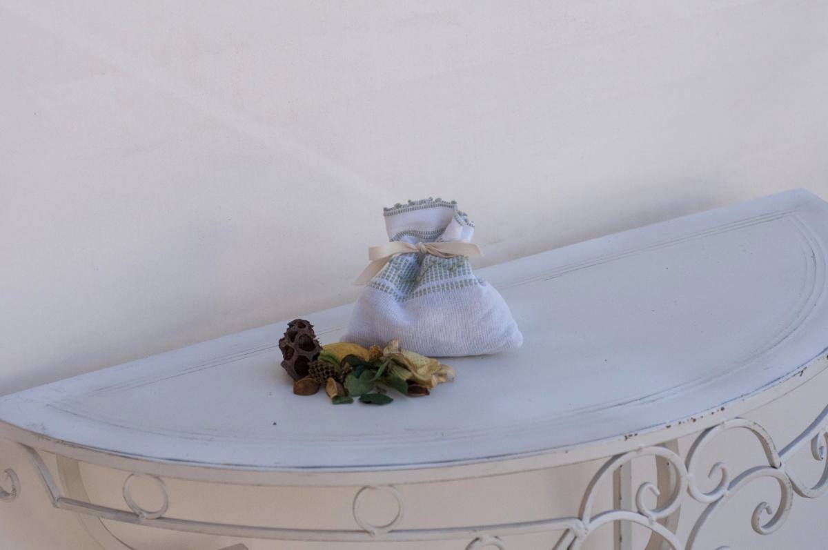 Art-7 sacchetto profuma biancheria in misto lino con zig zag verde sedano